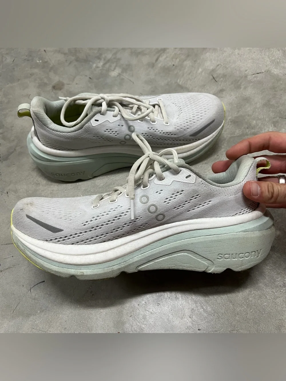 Saucony Hurricane 25 Women's Running Shoes Size 10.5 White Gray